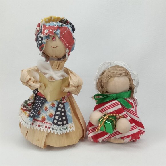 Vintage Christmas Figurine Set Of 2 Carolers Corn Husk & Wood 1980s - Picture 2 of 7